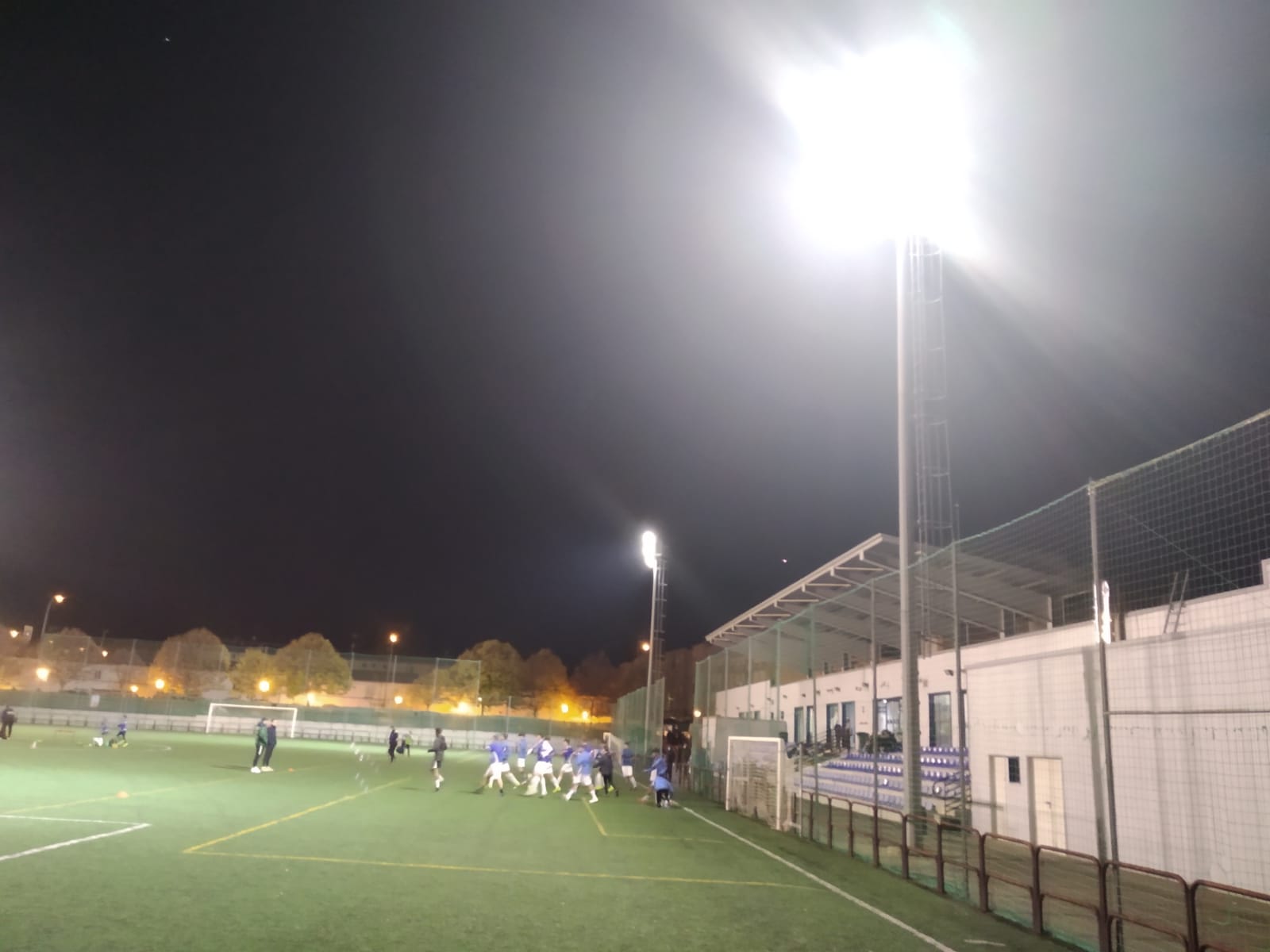 nuevo-proyecto-iluminacion-campo-de-football-la-ribera